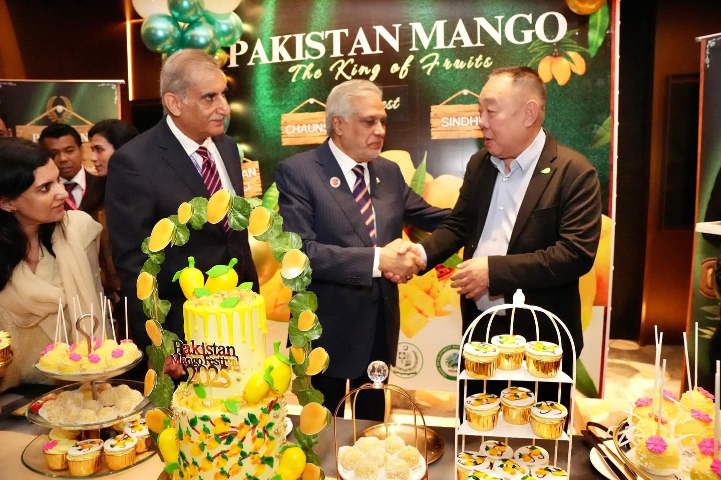 DPM Ishaq Dar Inaugurates Pakistan Mango Festival in Kuala Lumpur