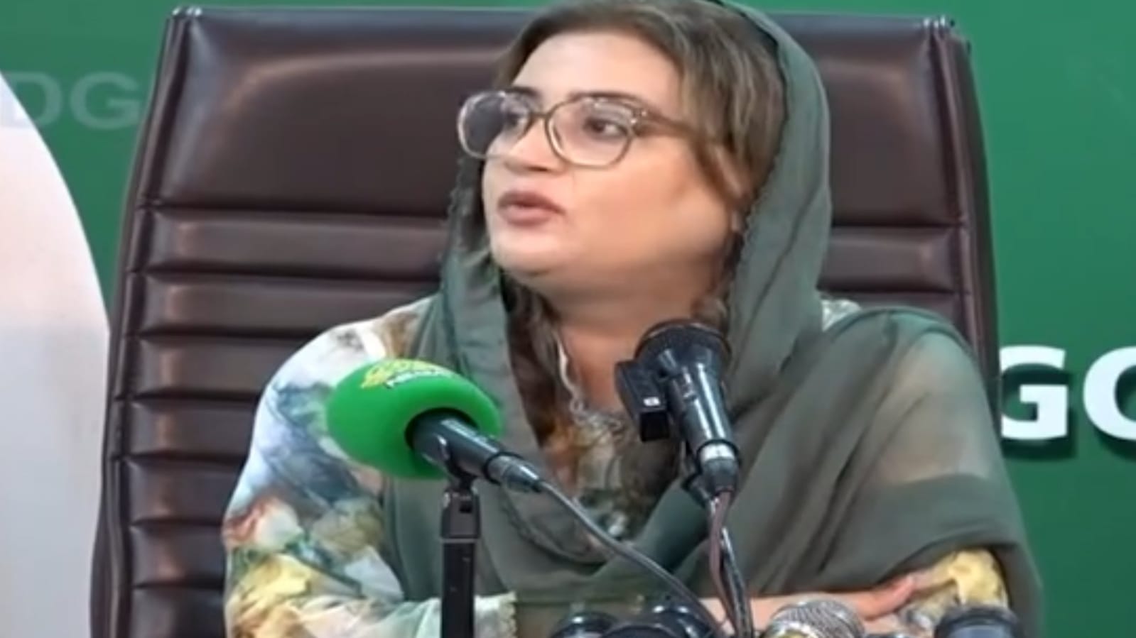 Is Imran Khan’s Deal Final? Will He Go to Saudi Arabia or Europe?What Did Azma Bukhari Say in Response to the Journalist’s Question? Listen to the Answer