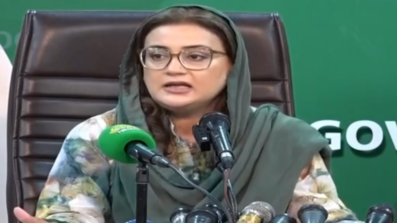Will Trump Take Oil from Pakistan or Its People?Azma Bukhari’s Surprising Response to Journalists’ Question