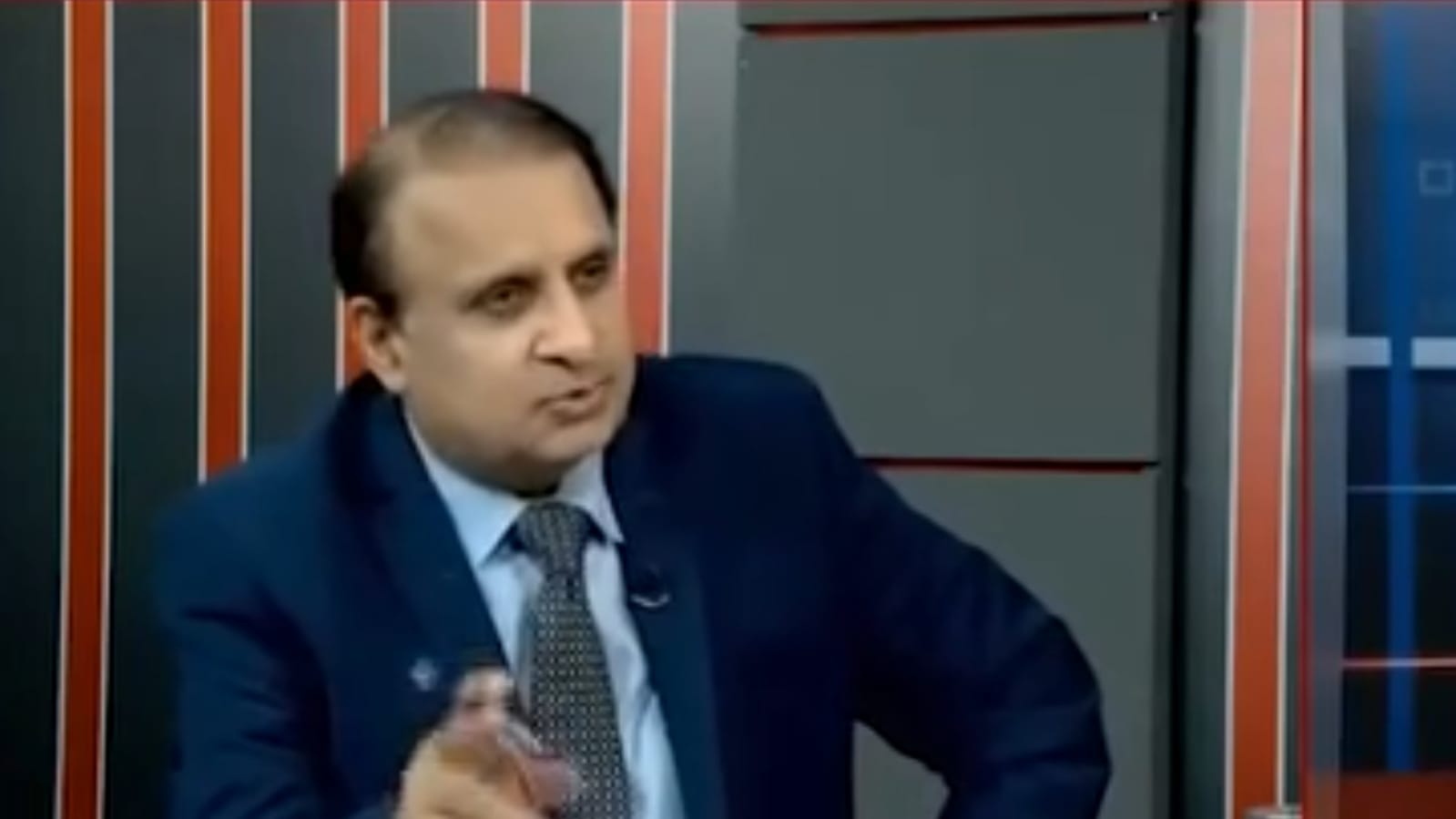 Khan’s Decisions Stir Voices Within Party; Captain Explains Why He Called for By-Election Boycott — Roof Klasra Speaks Out
