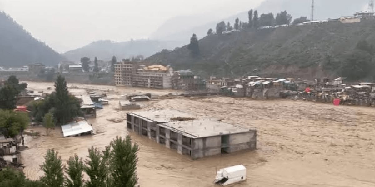 Flood Surge in Ravi River Near Shahdara Begins to Ease