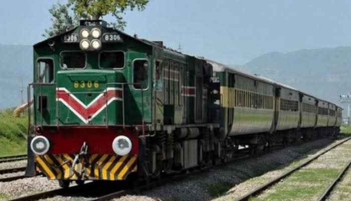 Train Services Suspended in Pakistan Due to Floods; Jaffar Express and Bolan Mail Cancelled