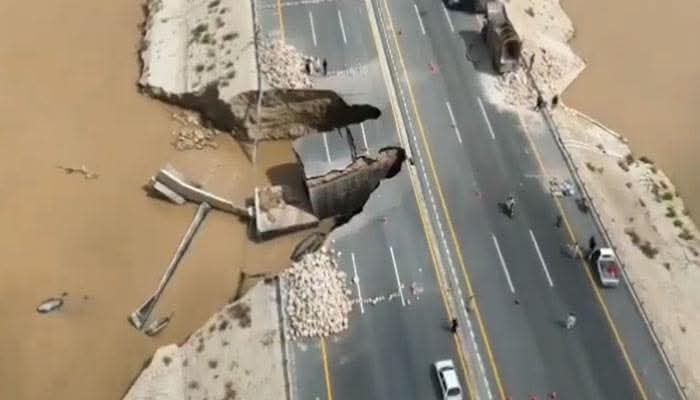 Motorway M-5 Near Multan Submerged After Flooding