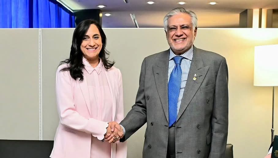 Ishaq Dar Meets Canadian FM at UNGA