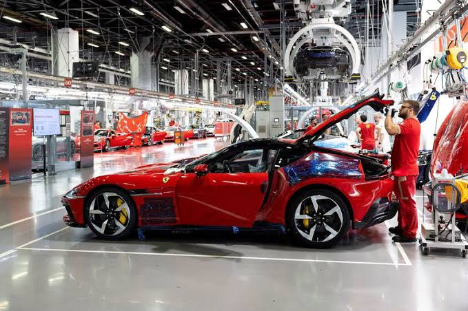 Ferrari Shares Plunge 16% After Investors Disappointed by New Targets