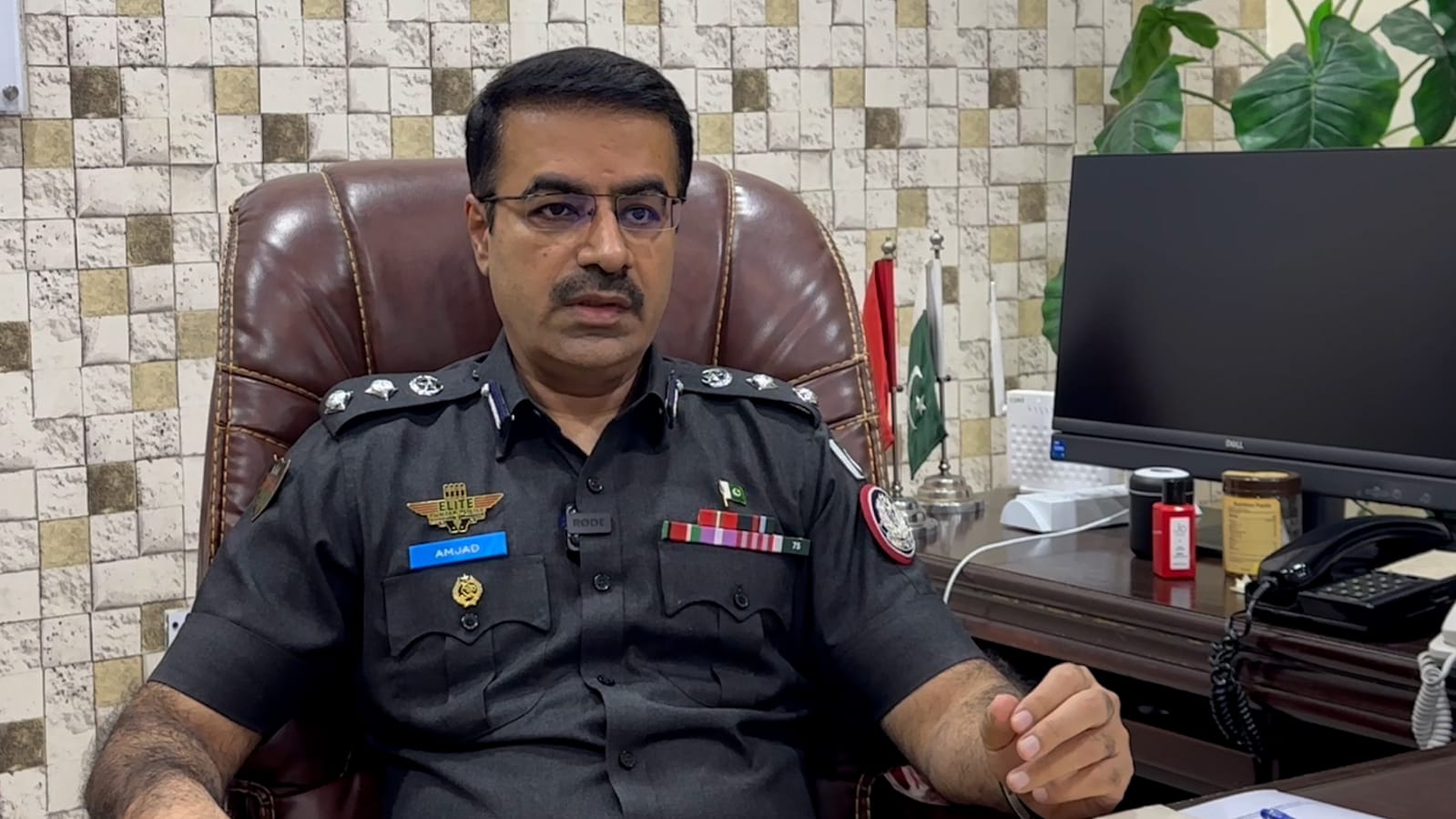 Stolen Car from UK Reportedly Arrives in Pakistan via Sea Route: Karachi Police