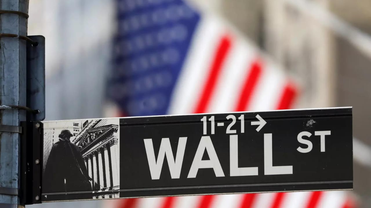 Wall Street Falls as Trump’s Threats Against China Shake Markets