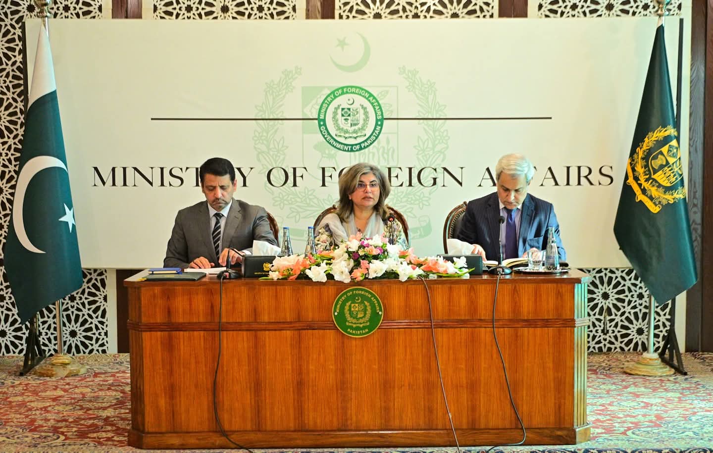 Foreign Secretary Briefs Ambassadors on Pak-Afghan Border Developments