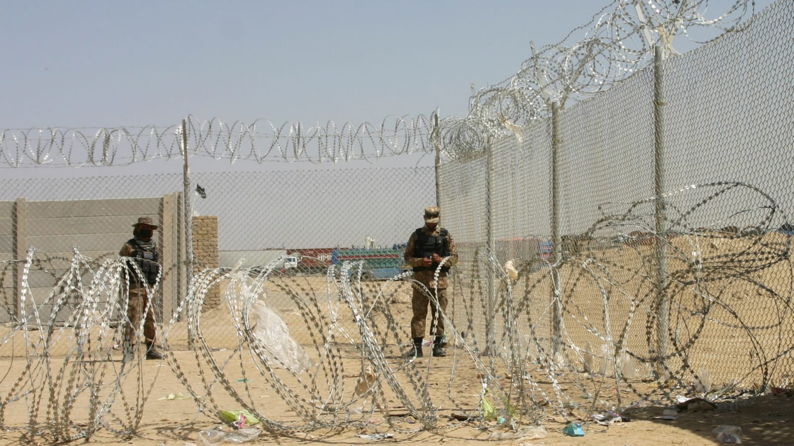 Pakistan, Afghanistan to Hold Talks to Ease Border Tensions