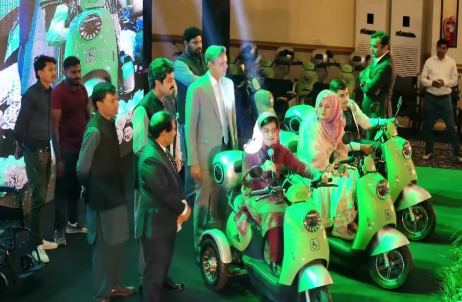 A major initiative for the welfare of special people, Sohail Shaukat Butt and Bilal Akbar Khan distributed wheelchairs and assistive devices.