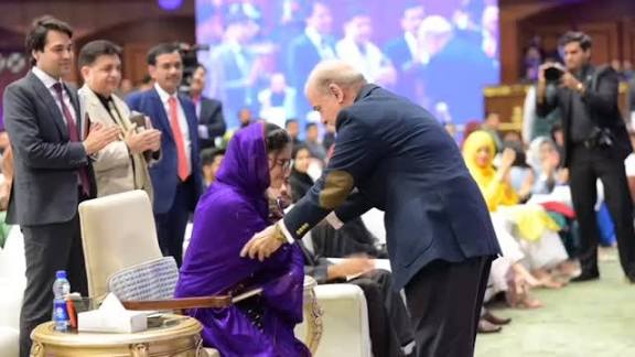 A Daughter of Balochistan Wins Hearts at Prime Minister’s Ceremony