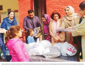 A special event was organized at Ghala Mandi Girls High School in which the Inner Well Club distributed sweaters and warm clothes among the female students.