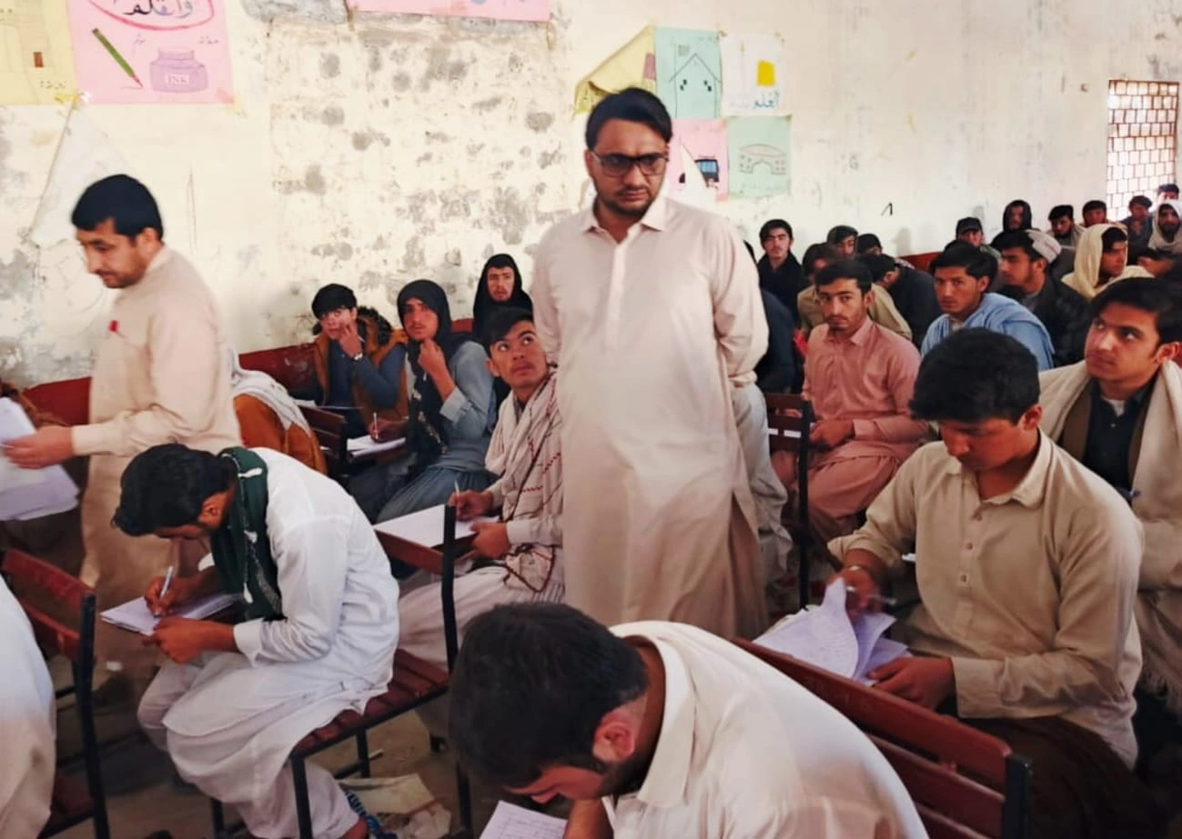 Deputy Commissioner of Chaman Habib Ahmed Bangalzai inspecting matric examination center in Chaman