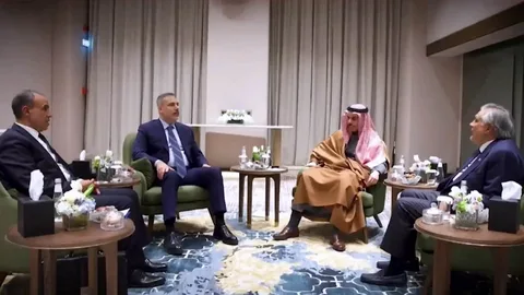 Iran conflict de-escalation US Iran peace talks Pakistan 2026