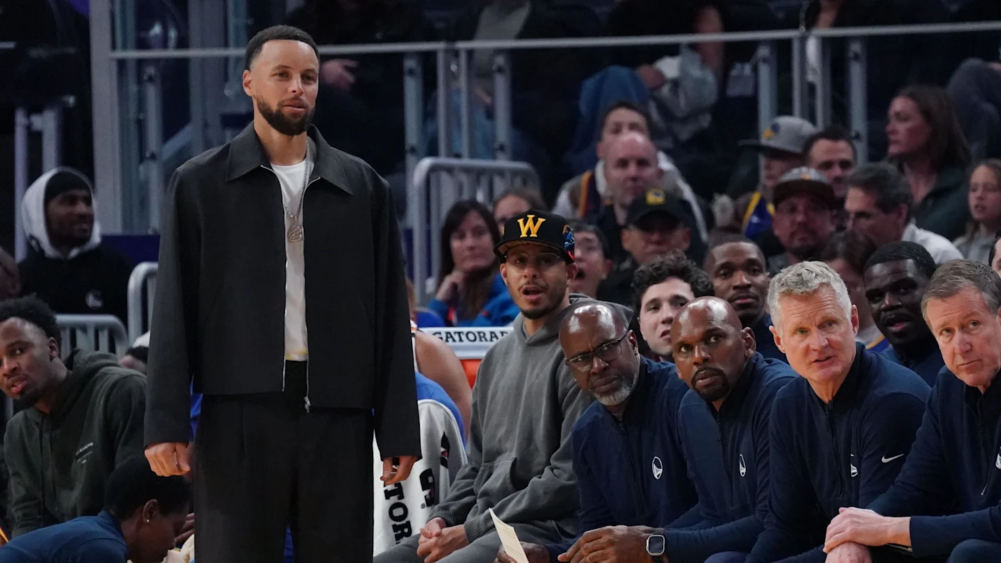 Stephen Curry #30 of the Golden State Warriors attempts a shot during the NBA Play-In Tournament against the Phoenix Suns on April 17, 2026