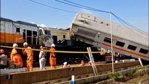 Rescue workers at the scene of the Indonesia Jakarta train crash in Bekasi 2026, one of the worst train crashes in Asia