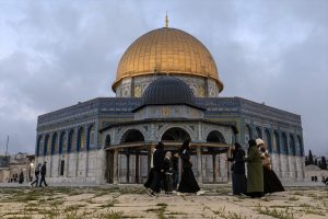 Al-Aqsa Mosque reopens hundreds gather dawn prayer Jerusalem 40 day closure Israel 2026