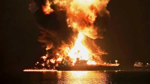 US fighter jet fires on Iranian oil tanker in Gulf of Oman during Trump Iran war ceasefire negotiations 2026