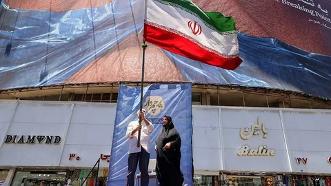 US Iran war tensions continue as Washington and Tehran move closer to a possible 60-day agreement amid regional uncertainty.