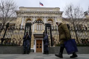 Empty Moscow bank branch symbolizing rising Russia bankruptcies in 2026