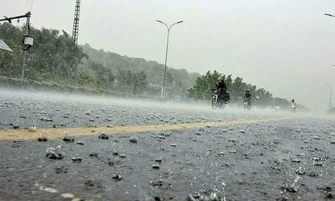 Heavy monsoon rains today in Punjab flood streets of Lahore and Sialkot as fresh monsoon spell begins on July 29, 2026