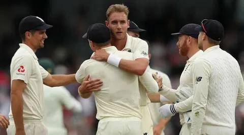 England and Pakistan cricketers on the field during the first Test match at Headingley, Leeds