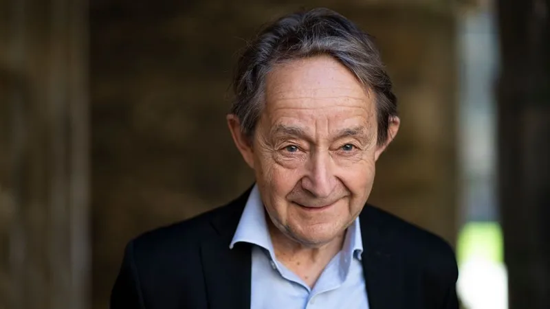 Sir Anthony Seldon's report says "standing still is not an option" on AI
