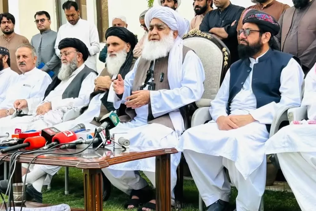 Maulana Abdul Wasey speaking at a JUI press conference in Quetta