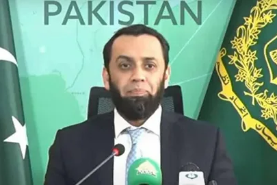 Information Minister Attaullah Tarar and Law Minister Azam Nazeer Tarar at a press briefing for foreign correspondents in Islamabad.