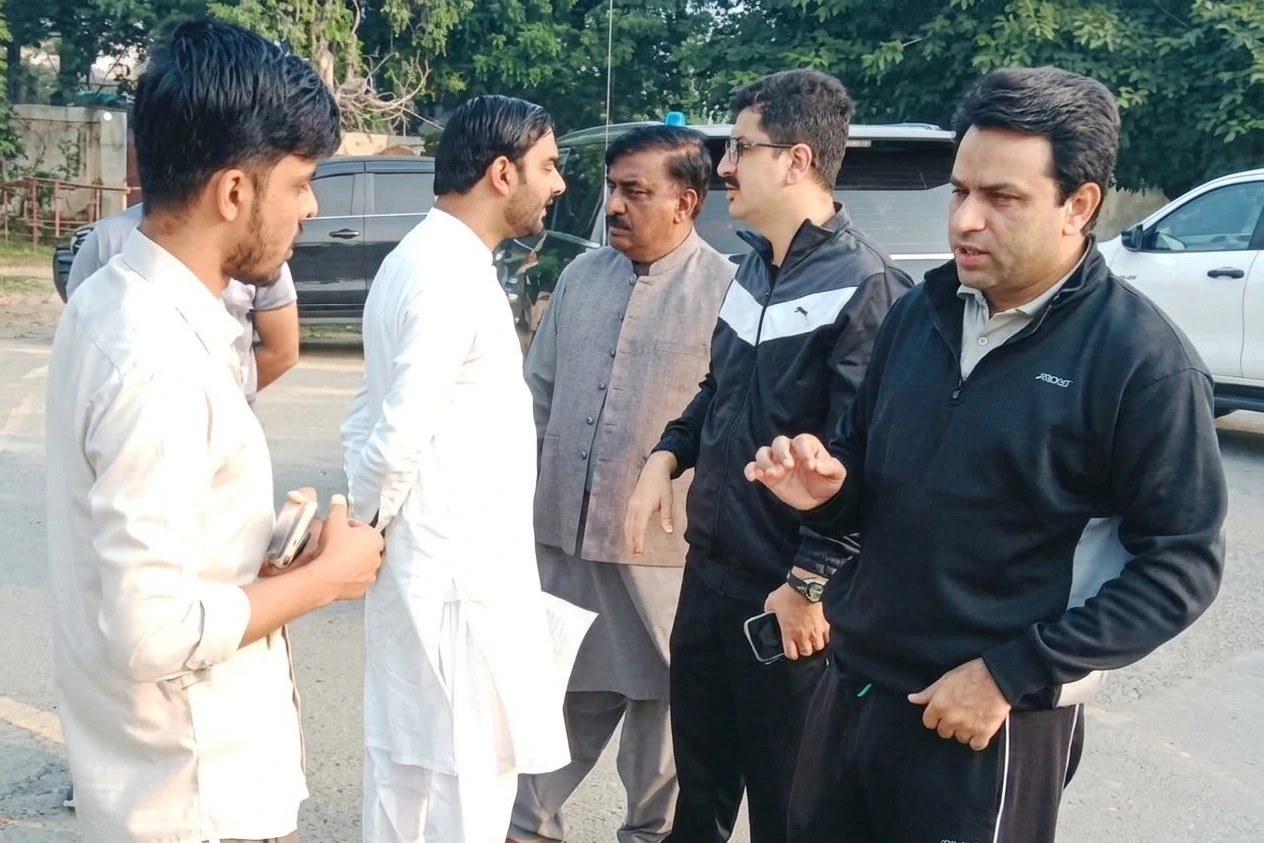 Deputy Commissioner Adeel Haider inspects green belts and plantation along Mandi Bahauddin–Sarai Alamgir Road